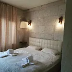 Asma Alti Cave Nar