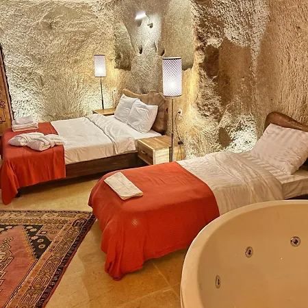 Asma Alti Cave Nar