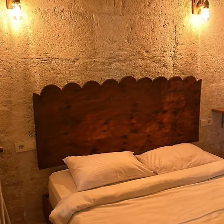 Asma Alti Cave * Nar