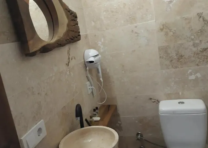 Asma Alti Cave מלון *